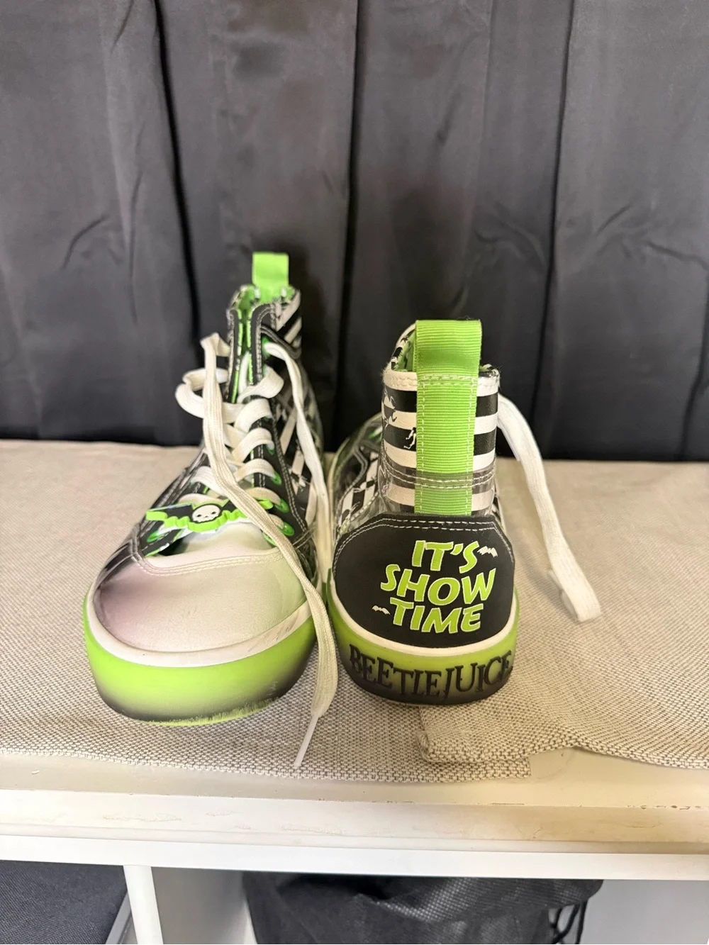 Mens Beetlejuice Lime Green High-Top Sneakers Size 10